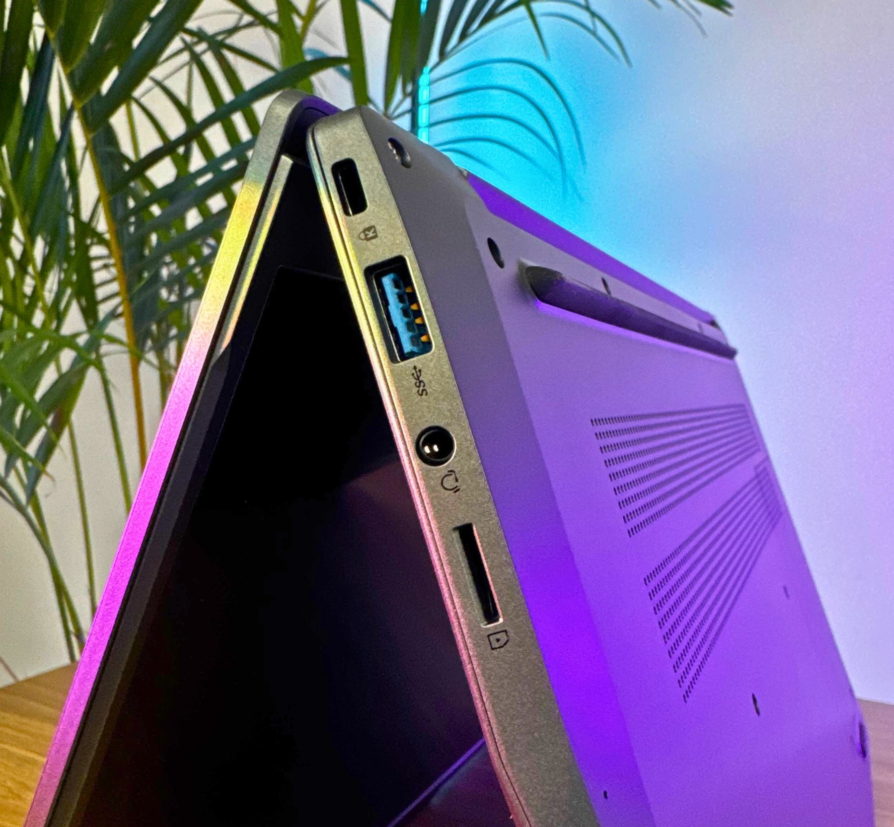 Env Elite Amd R5-3500u