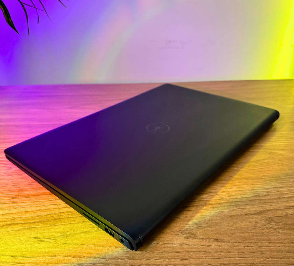 Dell Dc15255 Amd Ryzen 7 7730u (7th) (13va En Intel)