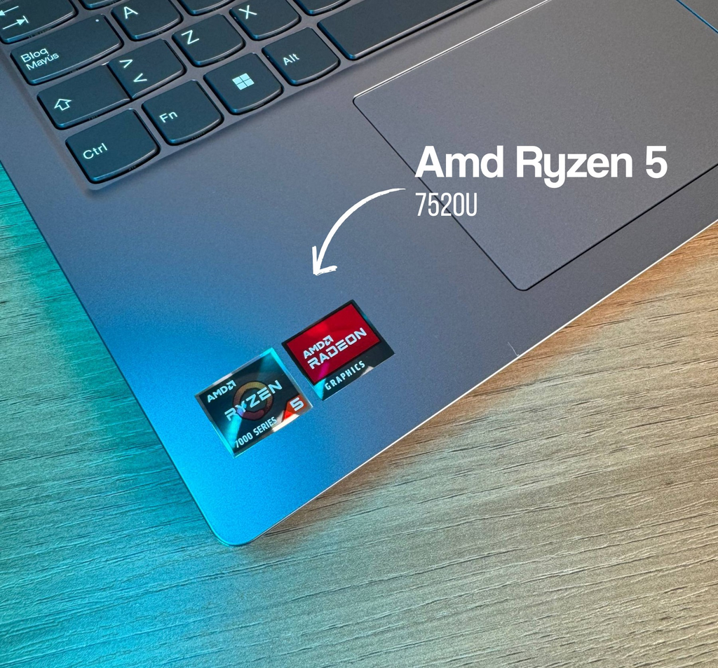 Lenovo V15 Amd Ryzen 5 7520u (7th) (13va En Intel)