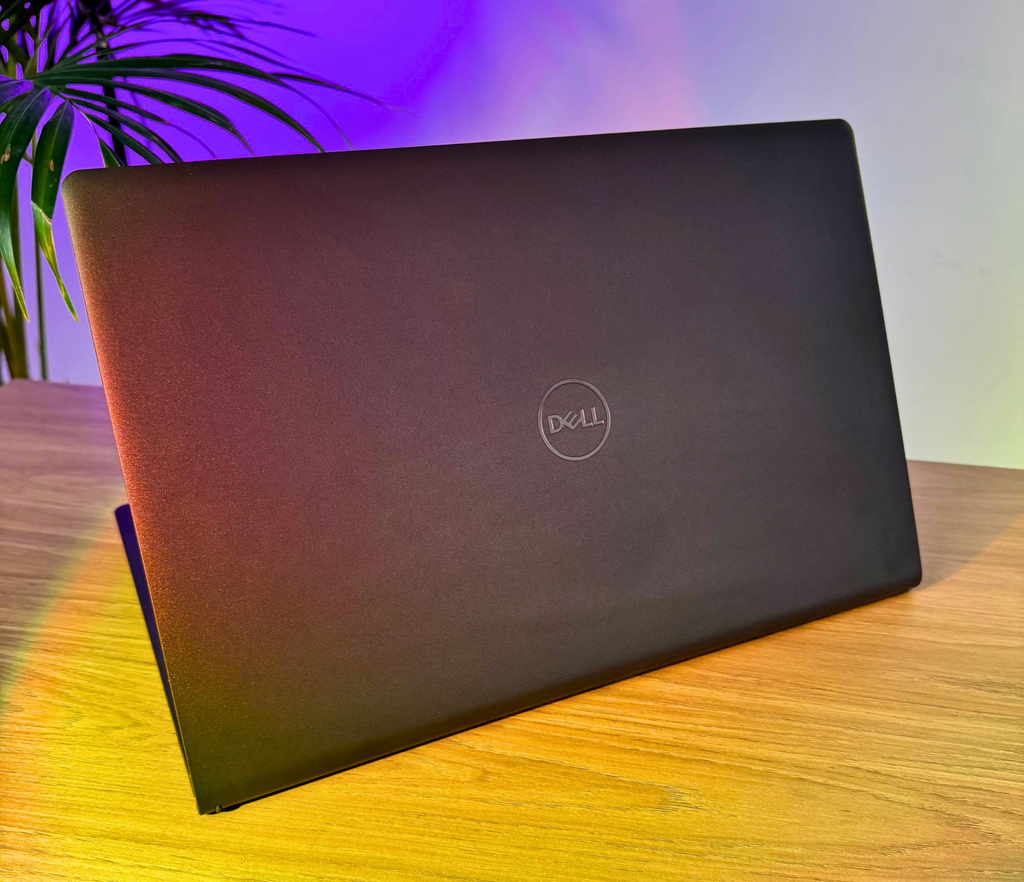 Dell Dc15255 Amd Ryzen 7 7730u (7th) (13va En Intel)